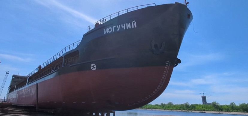 В Саратовской области спустили на воду теплоход «Могучий»